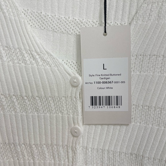 Fine Knit Cardigan with ruffle hem sleeve - Picture 4 of 4